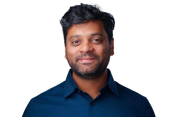 Portrait photo of Anuj Gangopadhyaya