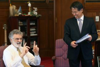 Dr. Kim pictured with Cleveland Mayor Frank Jackson