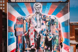 Mural of Abe Lincoln on the side of a building in Lexington, KY