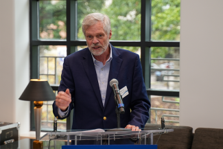 Dr. Bill Hoyt accepting his award at the reception. 